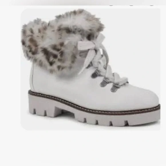 White Mountain Glamorous White Fur-Lined Ankle Boots. / Size 9 - Picture 7 of 13